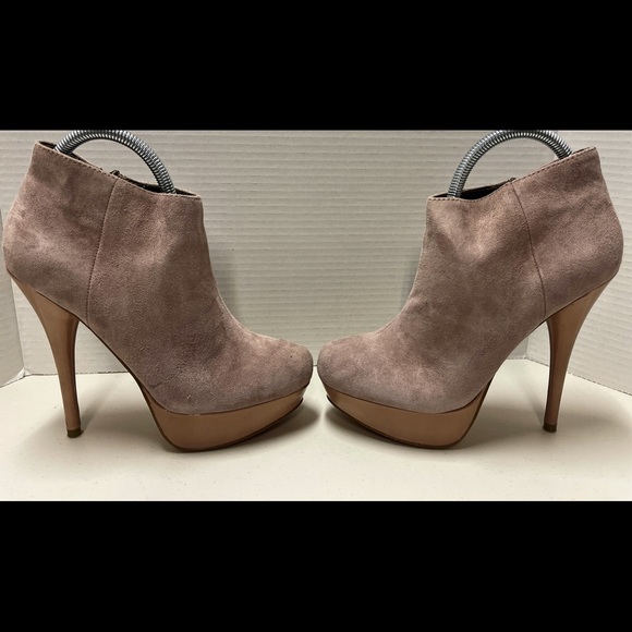 Steve Madden Bootie Size 7.5 - Picture 5 of 7